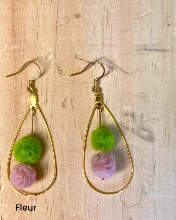 Boucles d'oreille gouttes de laine – Image 7