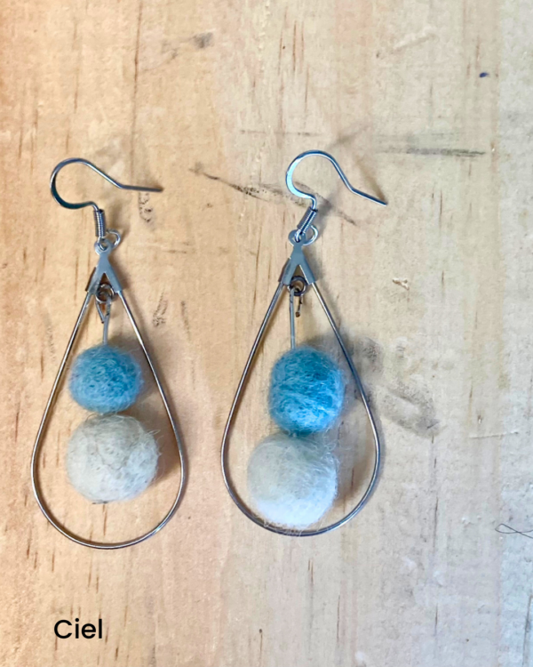 Boucles d'oreille gouttes de laine – Image 8